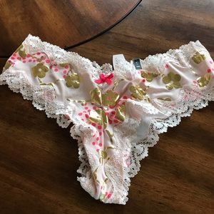 Victoria Secret Cheeky Panties SZ L